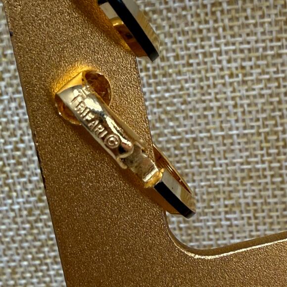 Vintage Crown Trifari Gold Tone Black Enamel Hoop Clip On Earrings - Picture 7 of 7